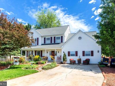 697 Garden Ct