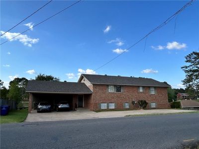 900 Woodyard Dr