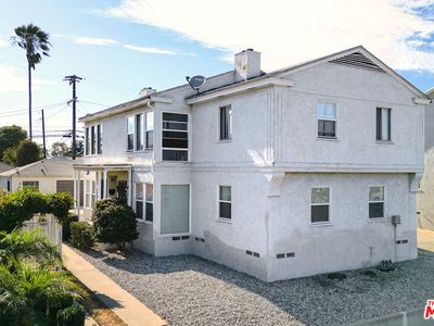 8207 Crenshaw Dr
