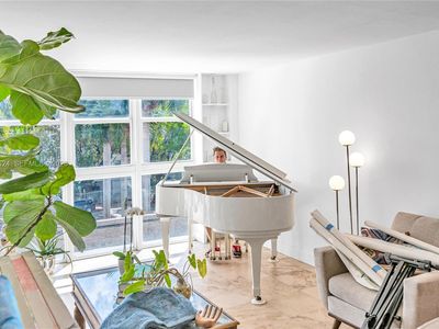 1228 West Ave APT 209