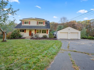 Property at 115 Porter Avenue, Middlebury, CT