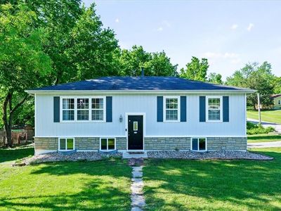Property at 13647 Lawrence Ave, Bonner Springs, KS