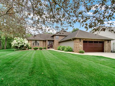 10621 Erie Dr