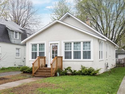 2706 Randolph St NE