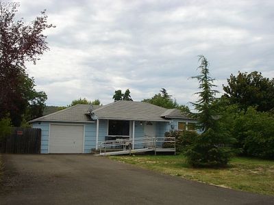 2299 Castle Ave