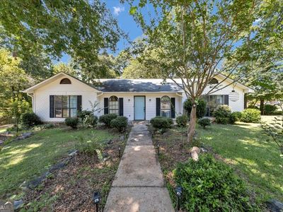 226 N Wesleyan Cir
