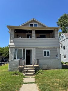 18 Tompkins St