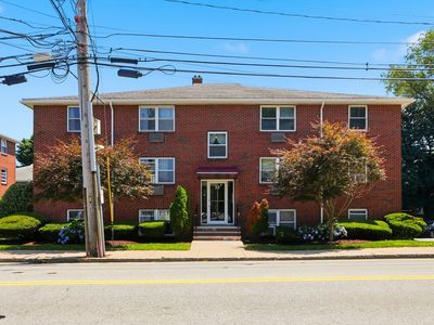 33 Montvale Ave APT 11
