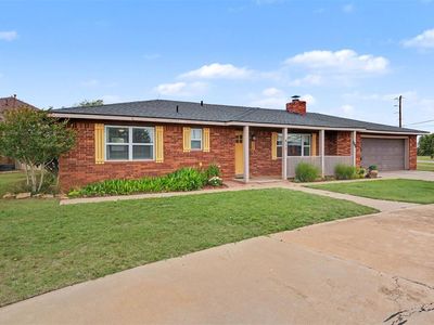 633 E Benton Ave