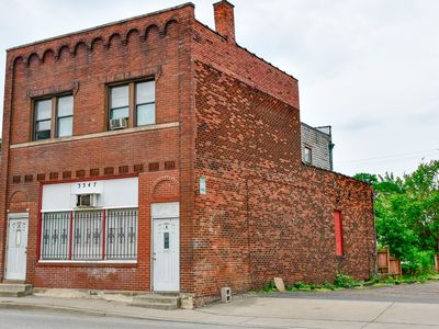 3347 W Carson St