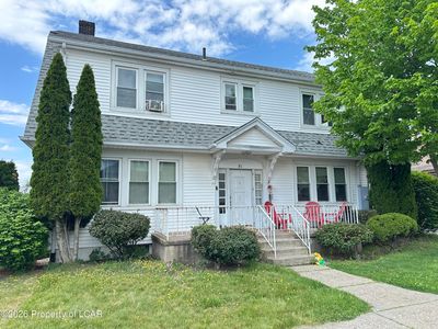 51 E Market St