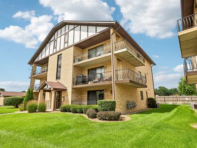 17940 Royal Oak Ct APT 3W