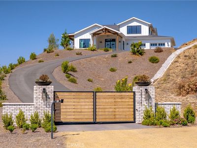 38721 Calle De Toros