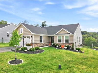 385 Horseshoe Loop