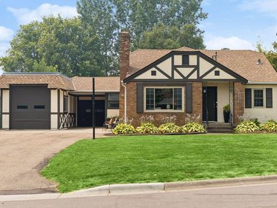 2123 Fairways Ln