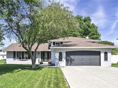 Property at 17100 Partridge Dr, Strongsville, OH