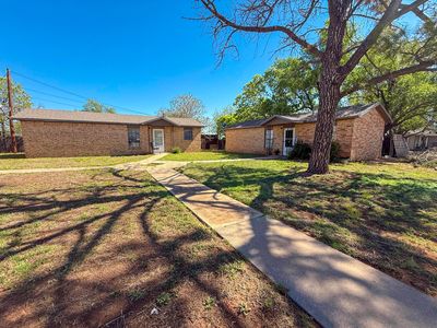 Property at 207 Avenue E SE, Childress, TX