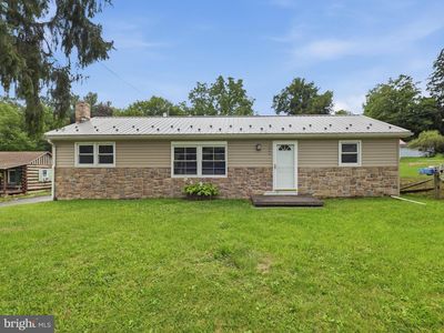 7944 Lincoln Way E
