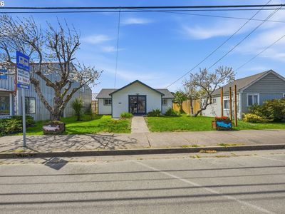 125 N 8th St