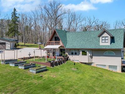 673 Country Acres Ln