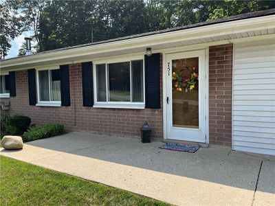 751 Country View Dr