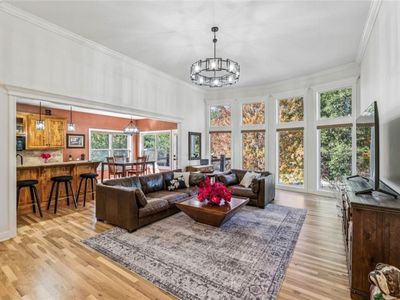 2301 NE Colonnade Ave