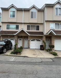 96 Church Ave