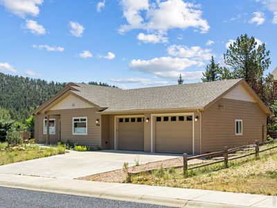 1900 Gray Hawk Ct