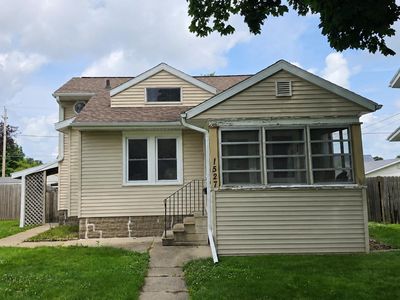 1527 Bertch Ave