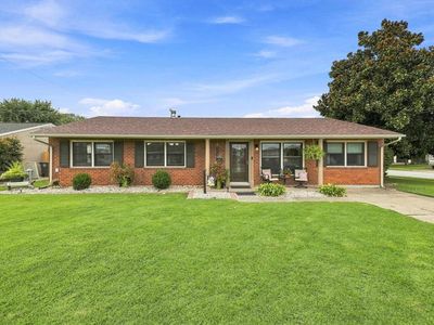 2902 Lewis Ln