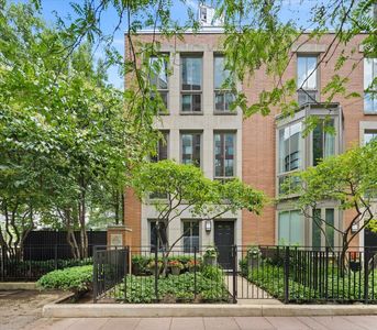447 N McClurg Ct Unit 447