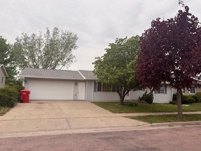 2903 Lakeview Dr