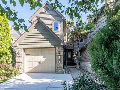 452 Village Oaks Ct