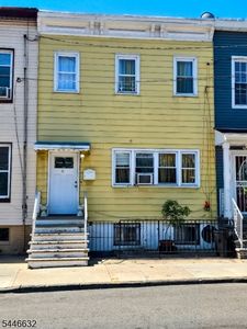 16 Crittenden St