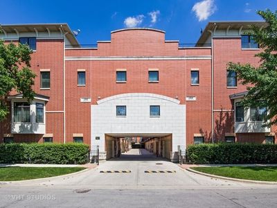 1192 Clarence Ave Unit 2