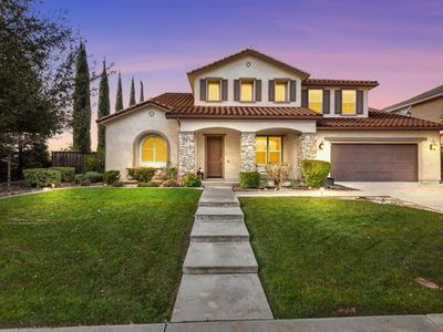 455 Peacock Way