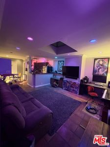 938 Palm Ave #203