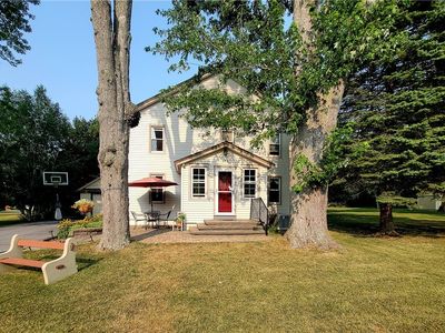 364 Bay St