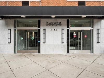 2101 Chestnut St Unit 711