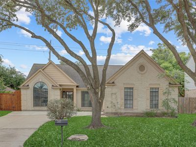 Property at 307 E Sutton Sq, Stafford, TX
