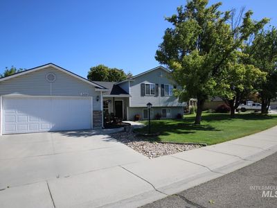 2450 W Santa Clara Dr