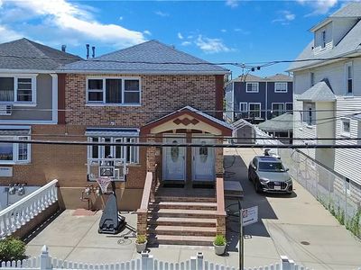 Property at 463 Beach 68 St, Arverne, NY