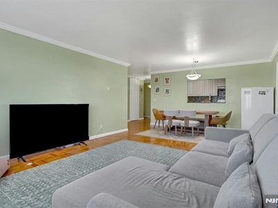 2000 Linwood Ave APT 16J