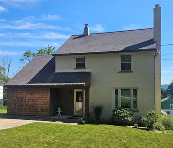 50 Sunrise Dr