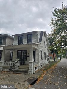 1016 Edison St