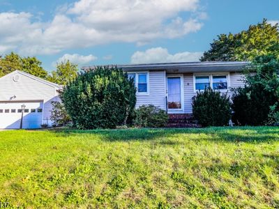 9 Castleton Ave