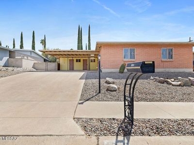 1825 S Palm Springs Cir