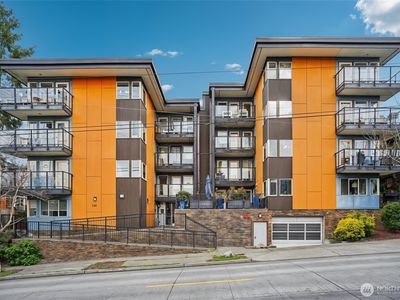 120 NW 39th Street #206