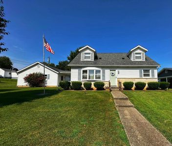 309 NE 19th St
