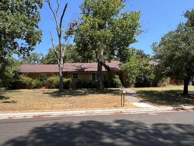1203 Clover Ln